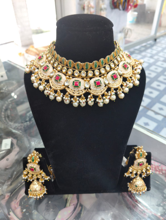 Regal Kundan Choker Set